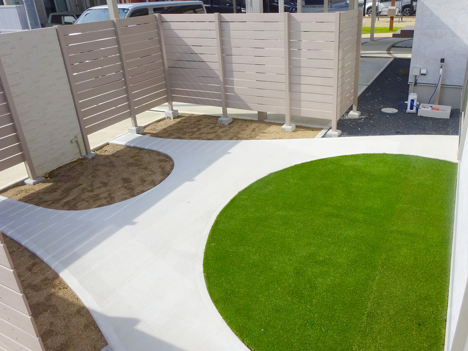 手付かずだった中庭がおしゃれに大変身