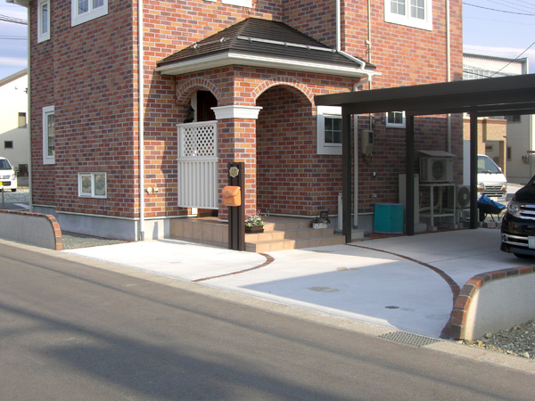 土留とレンガ笠をおしゃれにデザイン